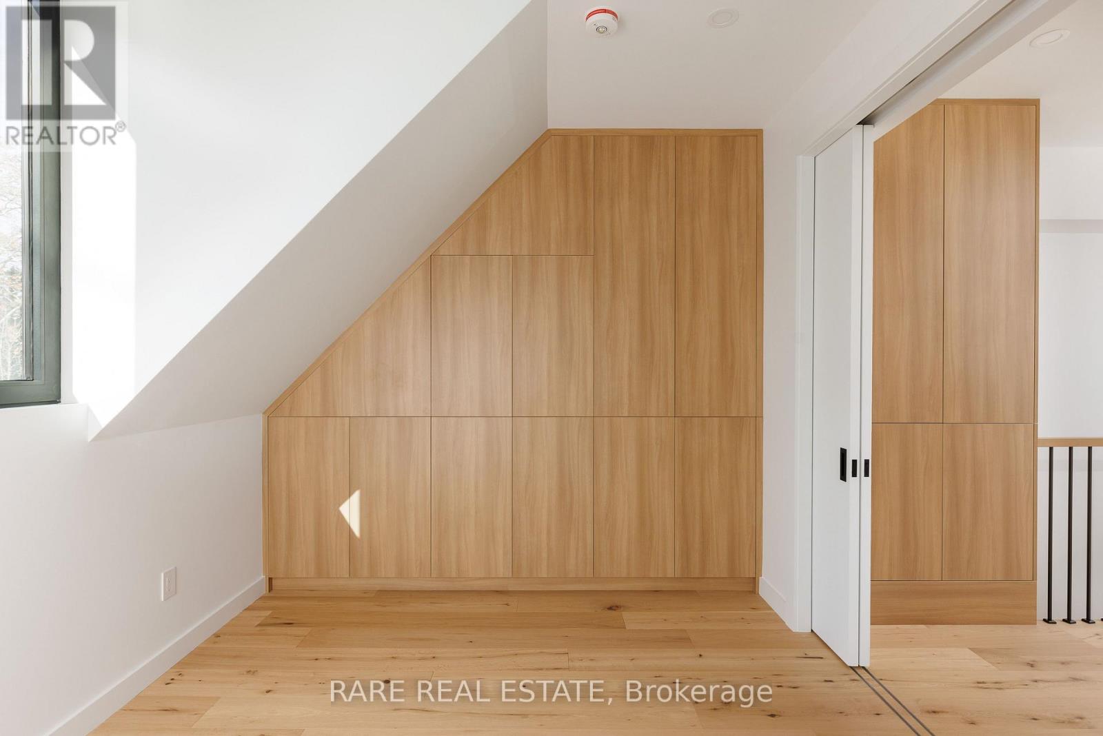 Laneway - 451 Montrose Avenue, Toronto, Ontario M6G 3H2 - Photo 8 - C12632520