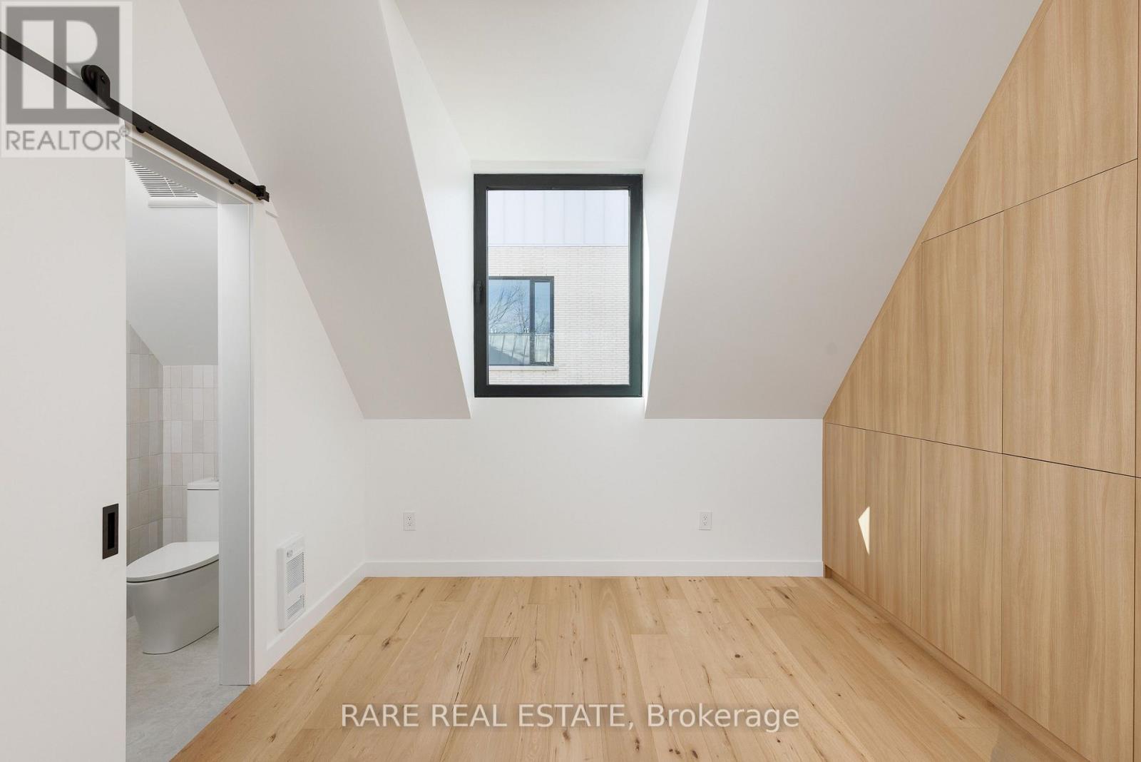 Laneway - 451 Montrose Avenue, Toronto, Ontario M6G 3H2 - Photo 16 - C12632520