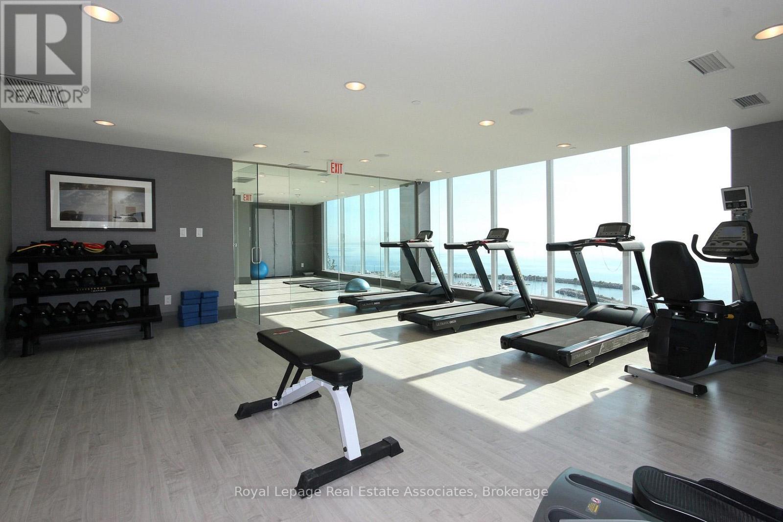 303 - 11 Bronte Road, Oakville, Ontario  L6L 0E1 - Photo 17 - W12733766