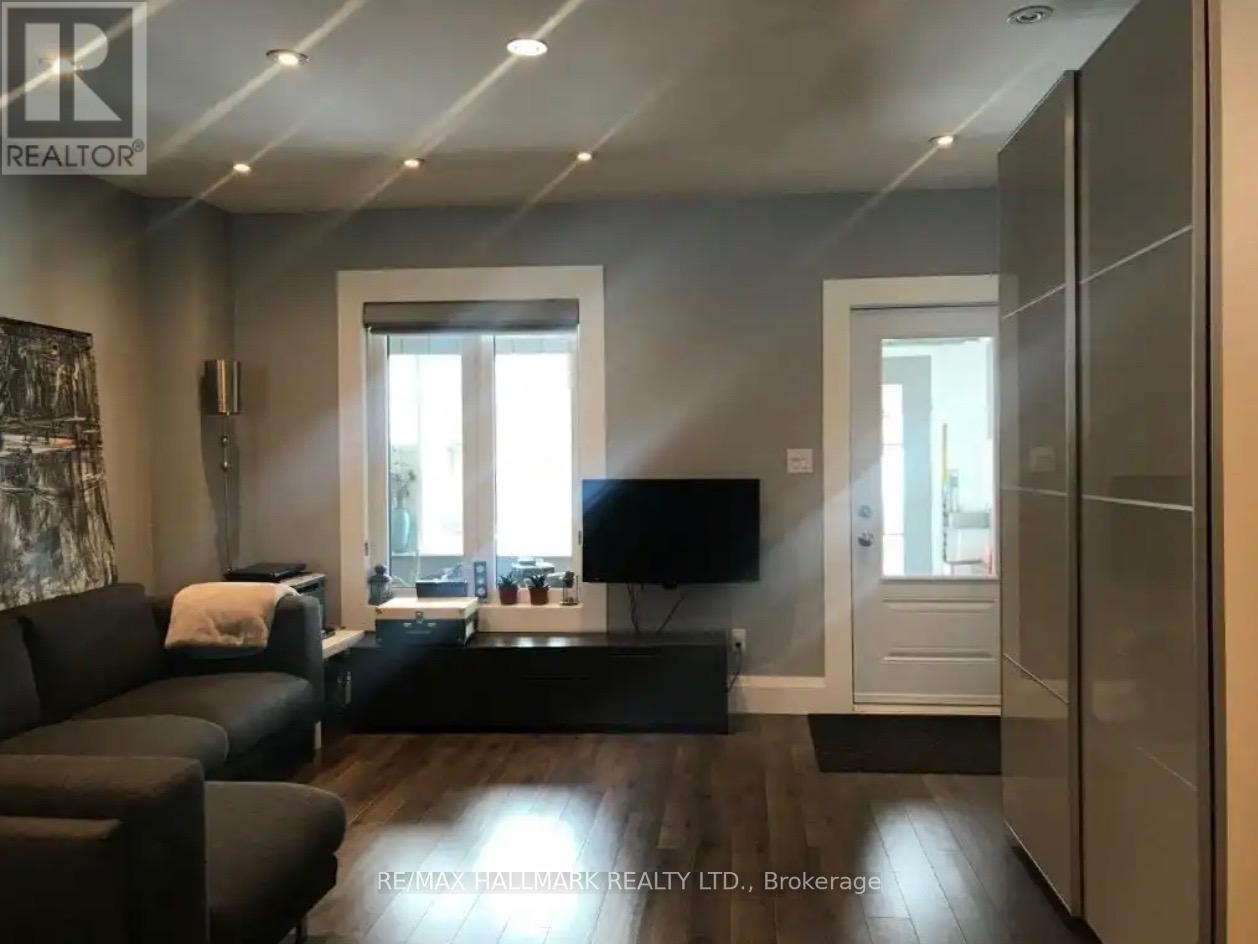 47 Hounslow Heath Road, Toronto, Ontario  M6N 1G7 - Photo 3 - W12733770