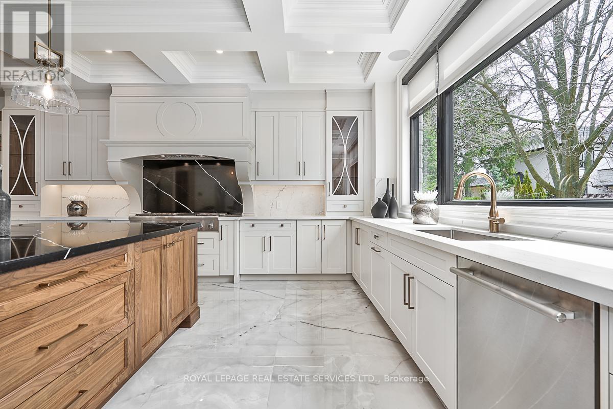 204 Maple Grove Drive, Oakville, Ontario  L6J 4V3 - Photo 13 - W12733778