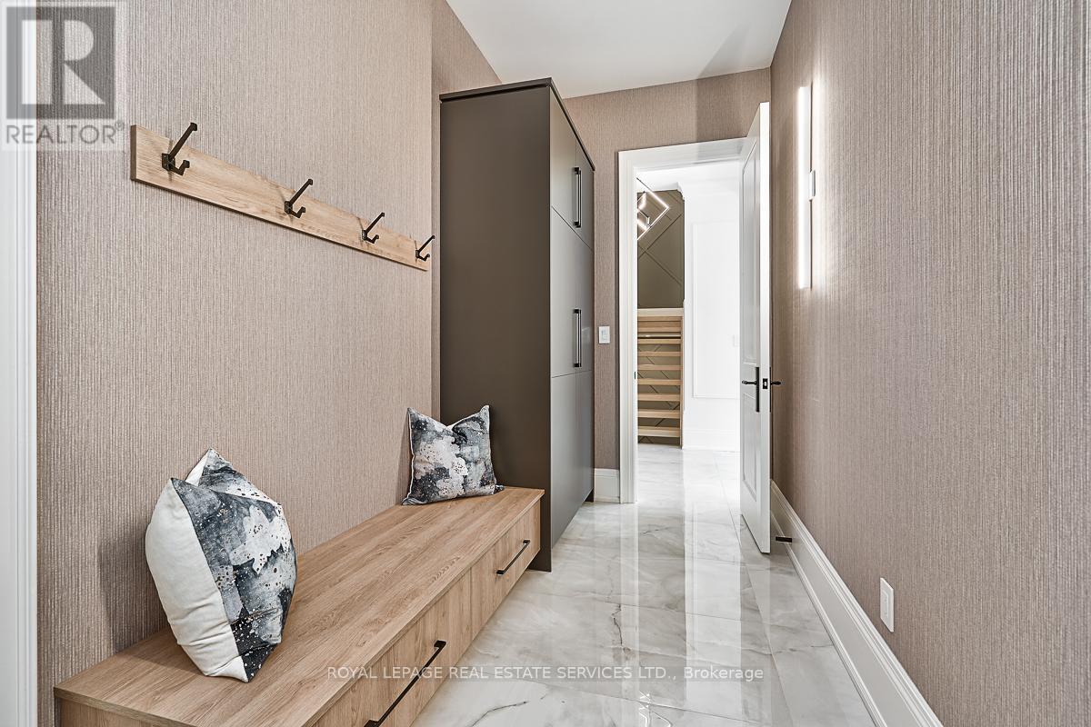 204 Maple Grove Drive, Oakville, Ontario  L6J 4V3 - Photo 20 - W12733778