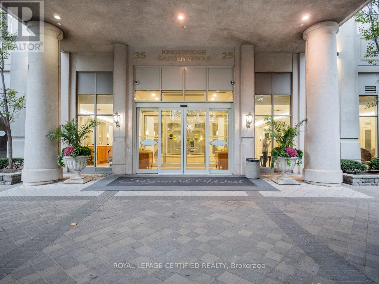 2021 - 25 Kingsbridge Garden Circle, Mississauga, Ontario  L5R 4B1 - Photo 2 - W12733806