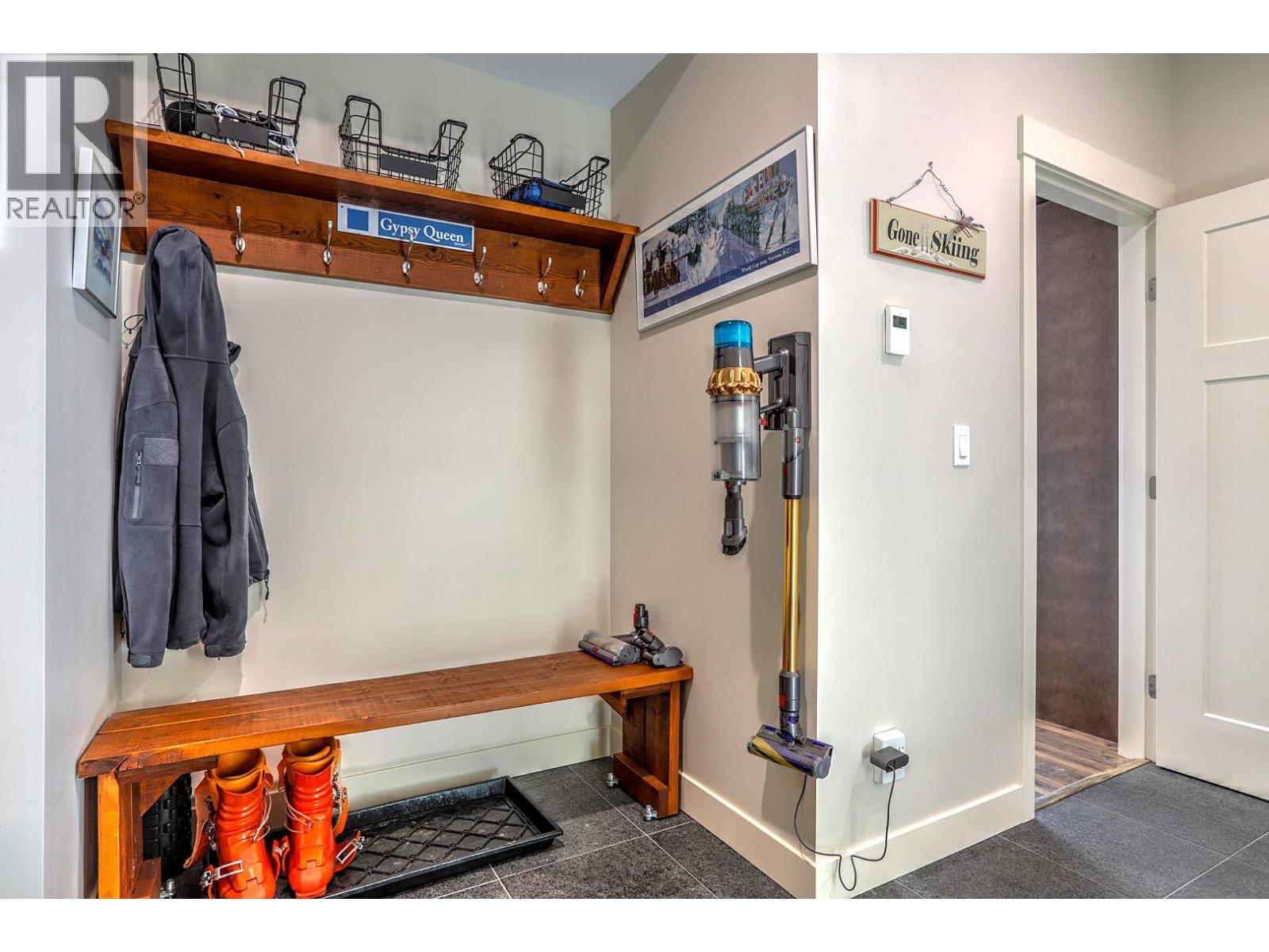 9834 Cathedral Drive, Silver Star, British Columbia  V1B 0S1 - Photo 40 - 10374000