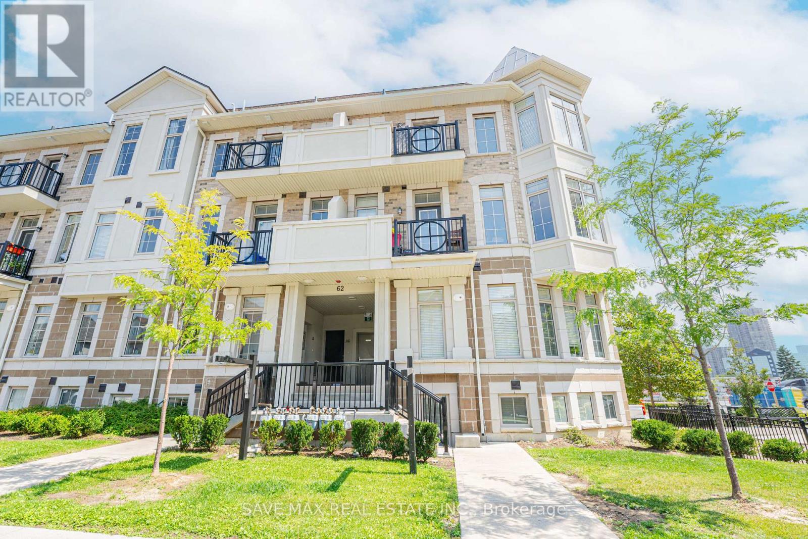 2 - 62 Preston Meadow Avenue Ne, Mississauga, Ontario  L4Z 1B1 - Photo 4 - W12486454