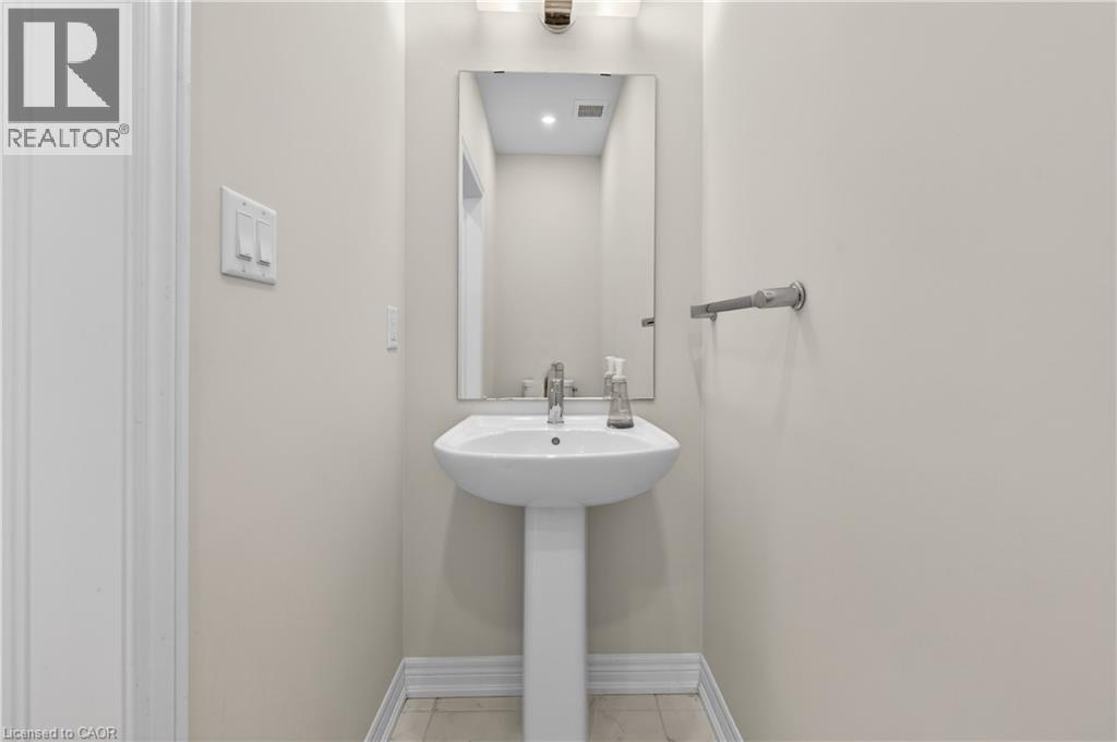 15 Vinifera Drive Unit# Upper, Grimsby, Ontario  L3M 0L2 - Photo 7 - 40801228