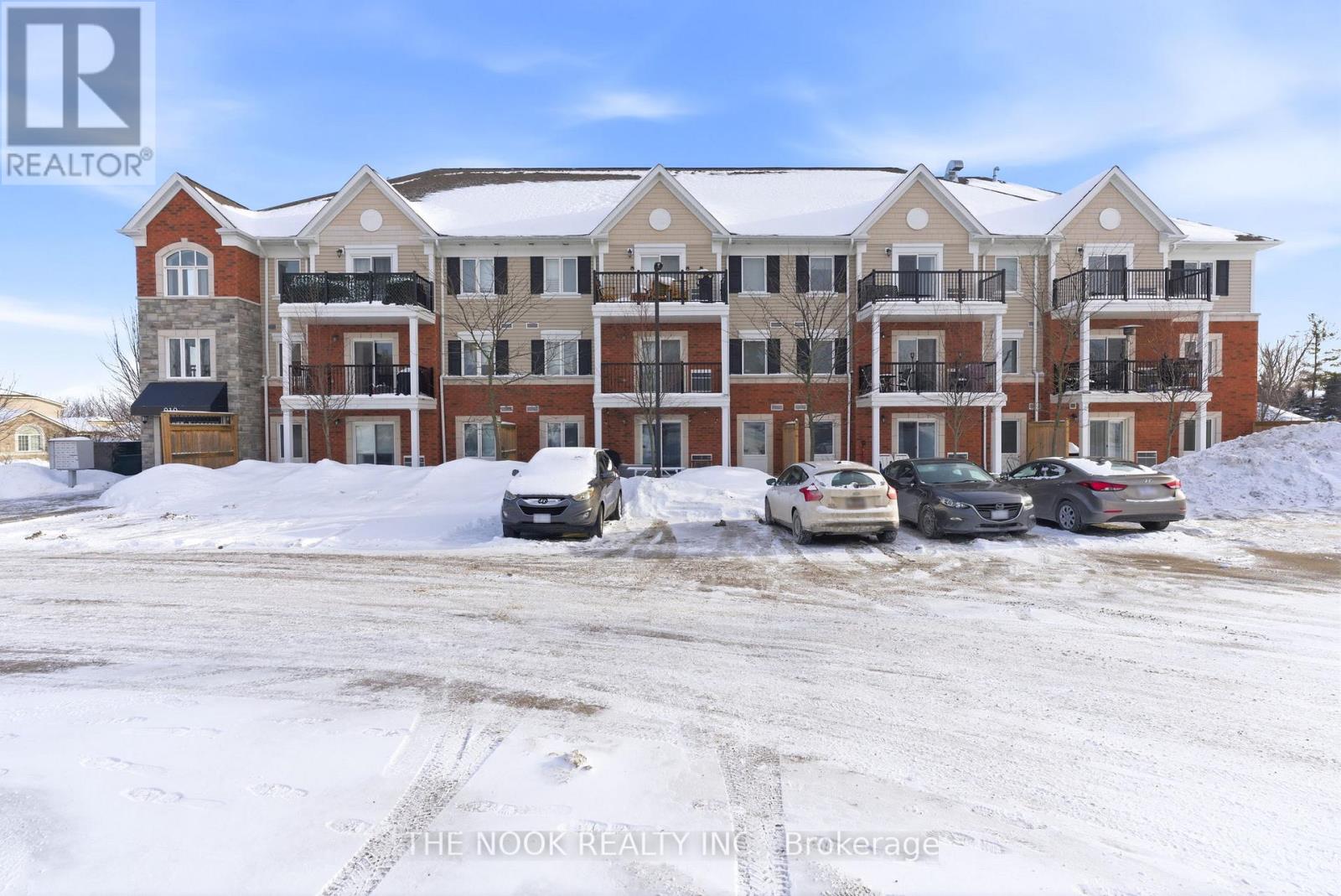 301 - 910 Wentworth Street, Peterborough, Ontario  K9J 8R8 - Photo 1 - X12733852