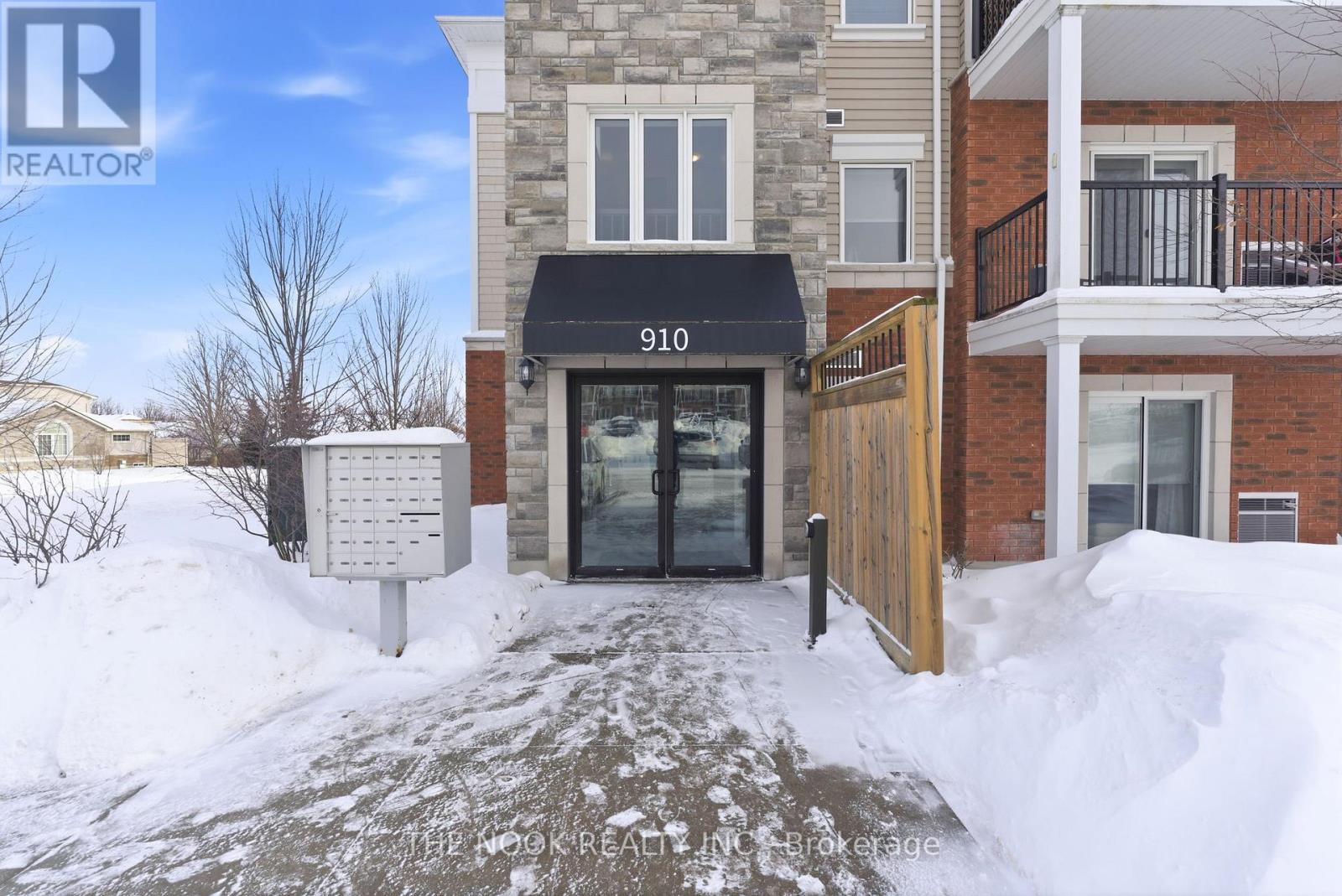 301 - 910 Wentworth Street, Peterborough, Ontario  K9J 8R8 - Photo 3 - X12733852