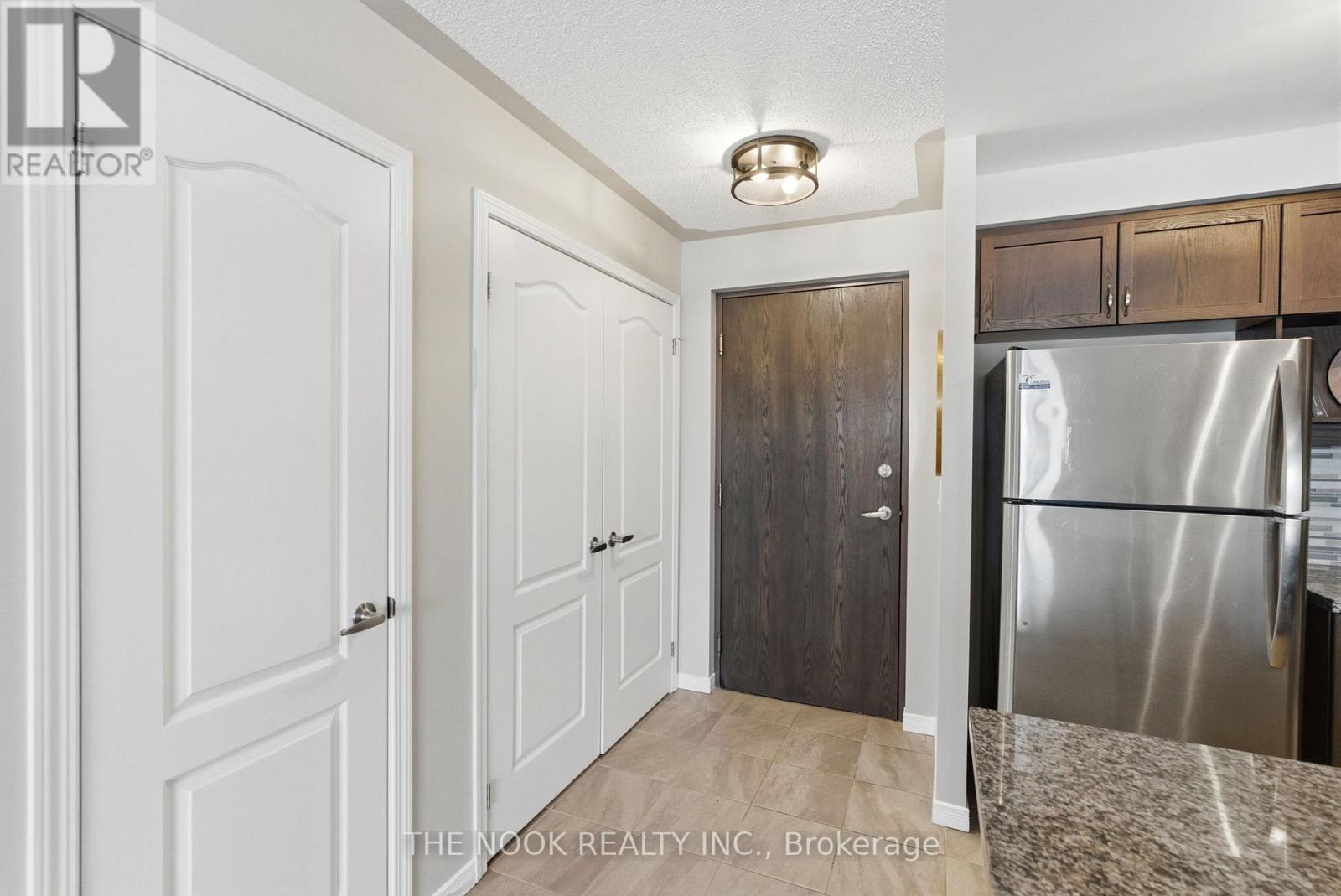 301 - 910 Wentworth Street, Peterborough, Ontario  K9J 8R8 - Photo 5 - X12733852