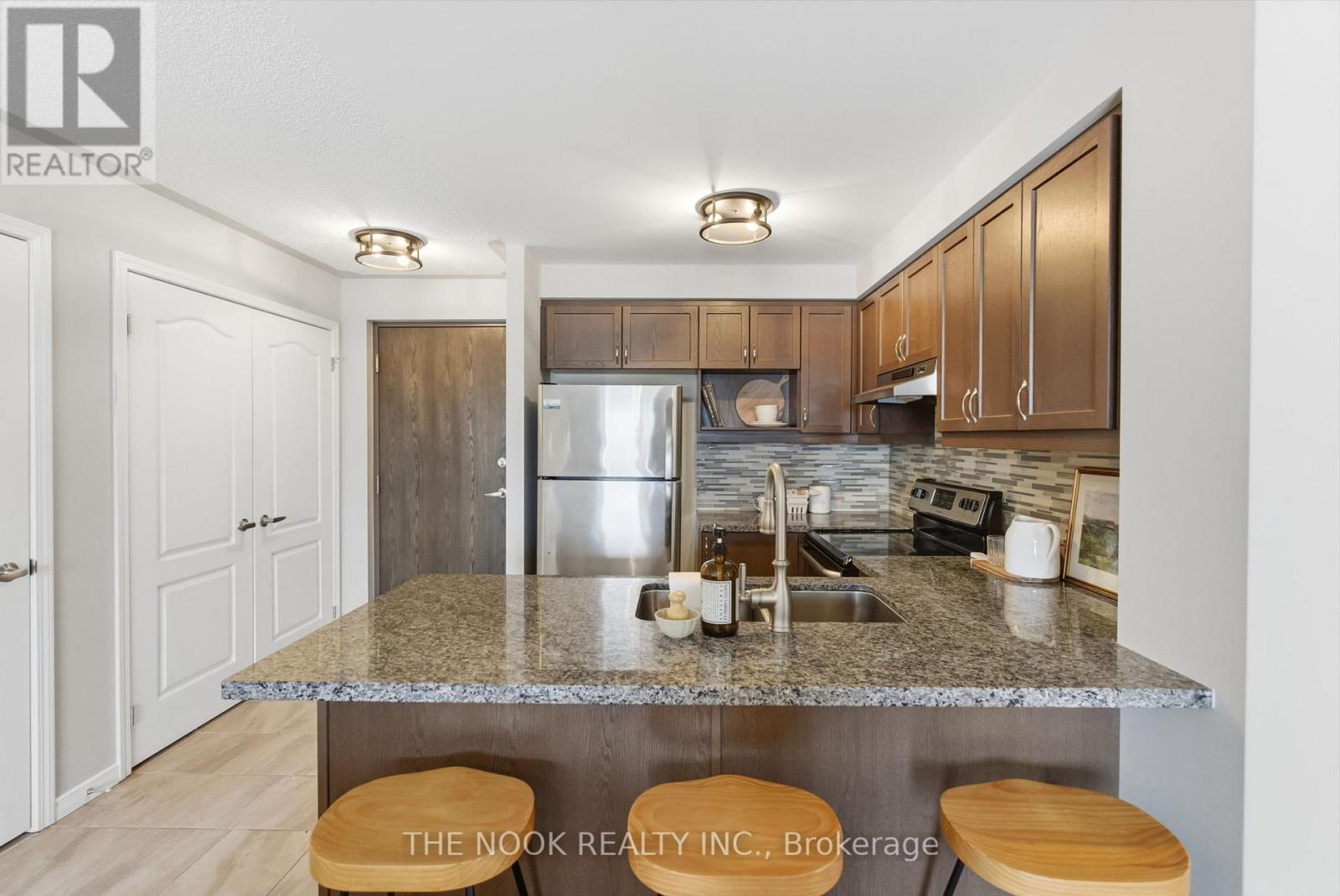 301 - 910 Wentworth Street, Peterborough, Ontario  K9J 8R8 - Photo 6 - X12733852