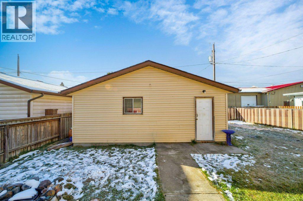 11538 21 Avenue, Blairmore, Alberta  T0K 0E0 - Photo 28 - A2265974