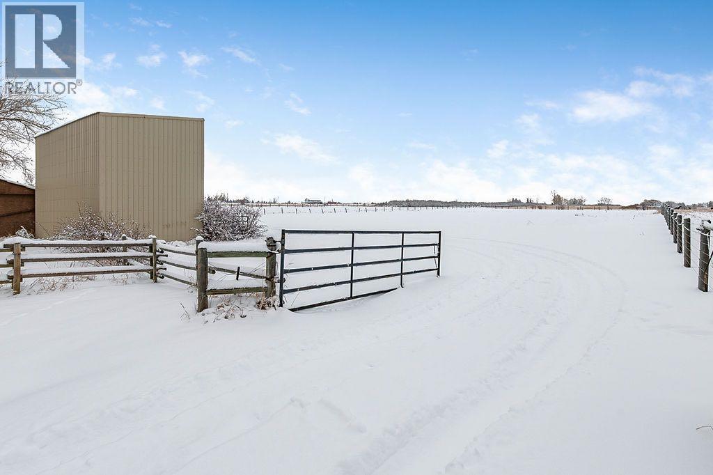 258100 16 Street E, De Winton, Alberta  Y1S 3M1 - Photo 37 - A2272630