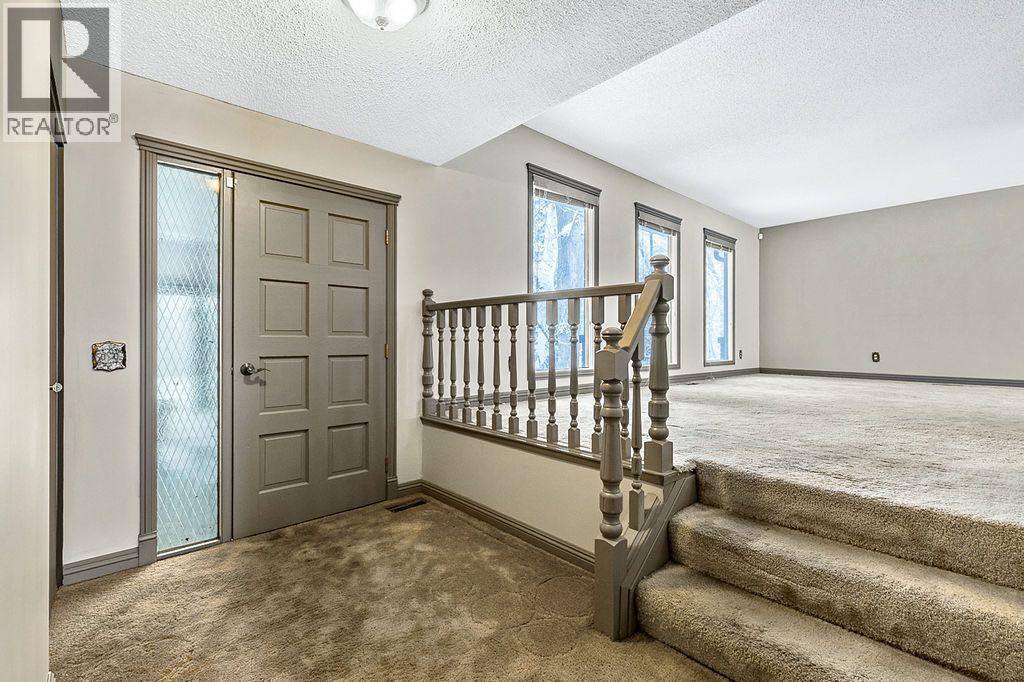 258100 16 Street E, De Winton, Alberta  Y1S 3M1 - Photo 14 - A2272630