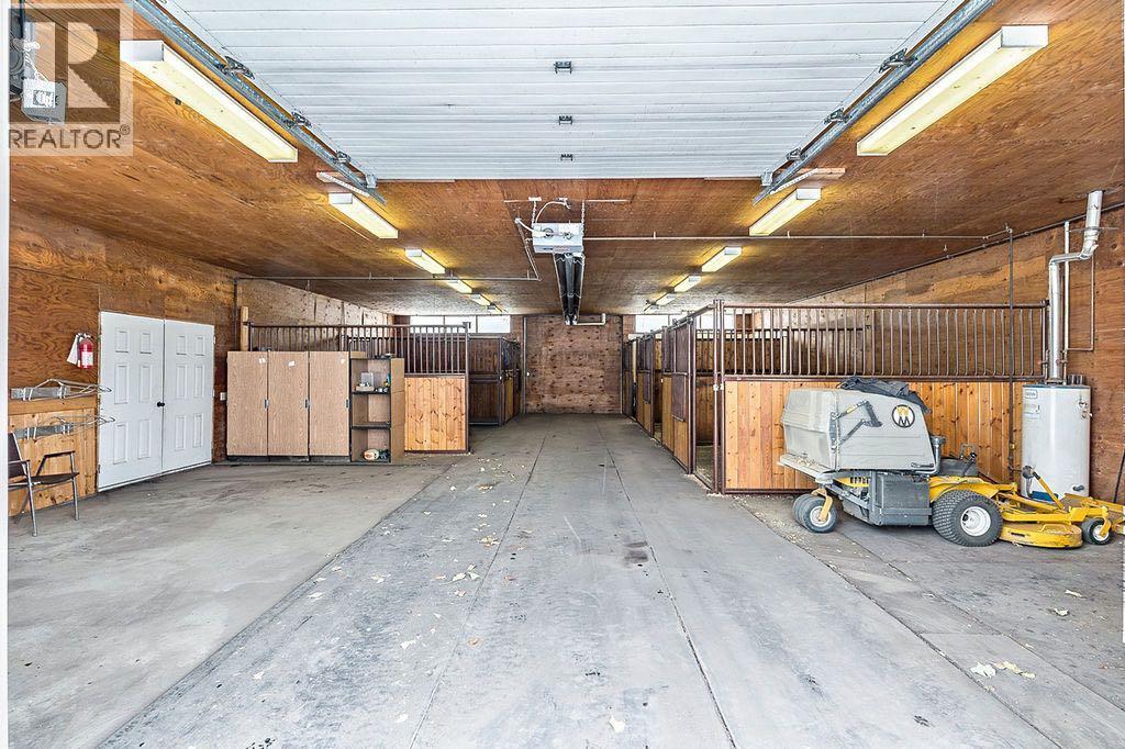 258100 16 Street E, De Winton, Alberta  Y1S 3M1 - Photo 33 - A2272630