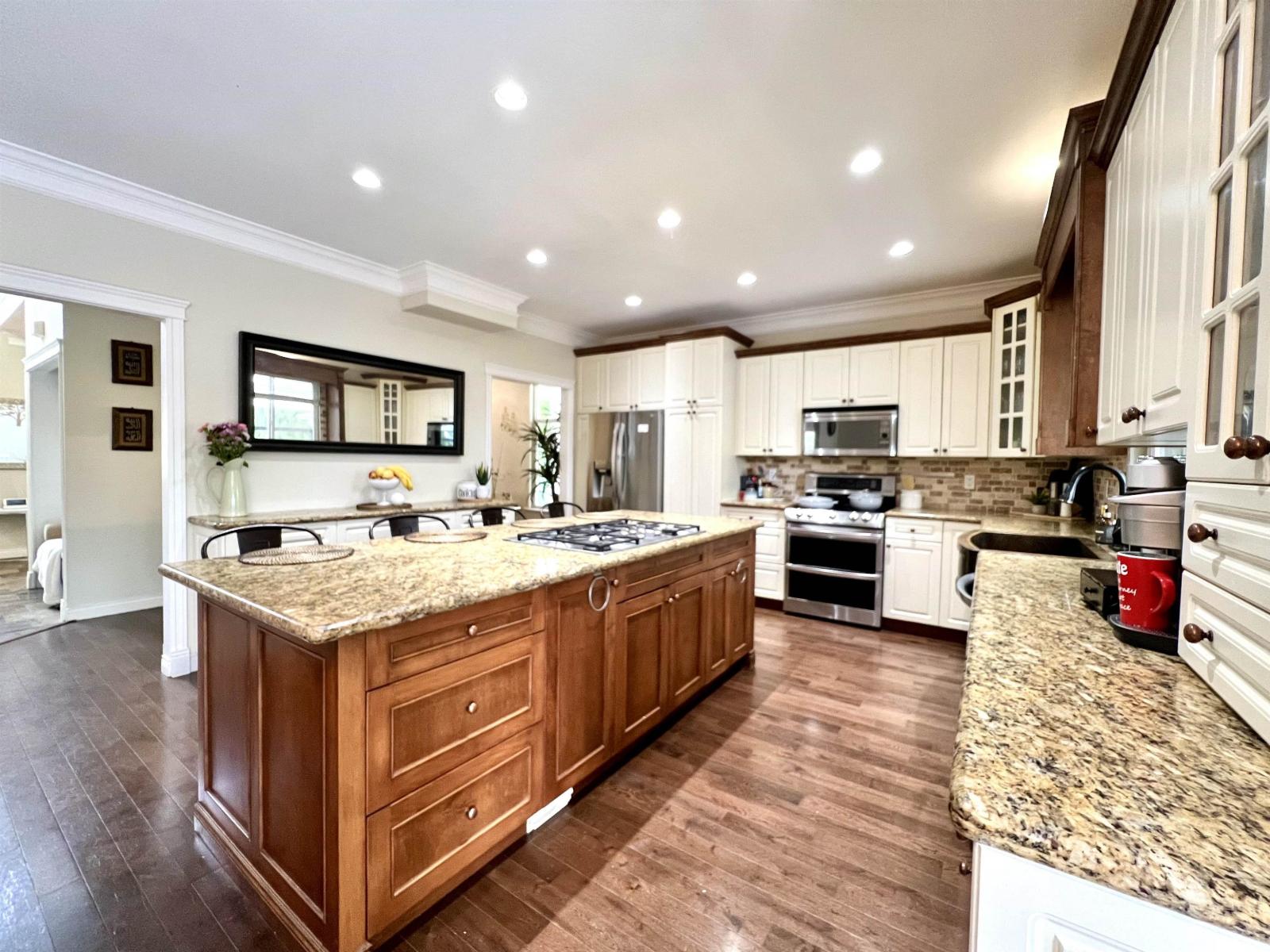 20683 66a Avenue, Langley, British Columbia  V2Y 2Y4 - Photo 8 - R3083859