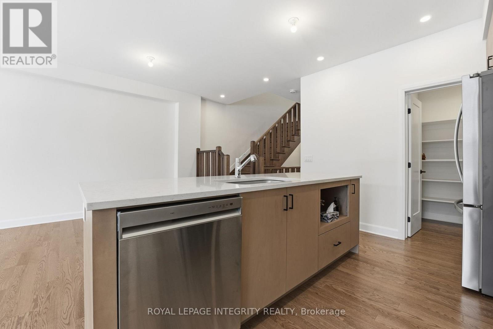 1194 Spoor Street, Ottawa, Ontario  K2W 1A1 - Photo 7 - X12733890