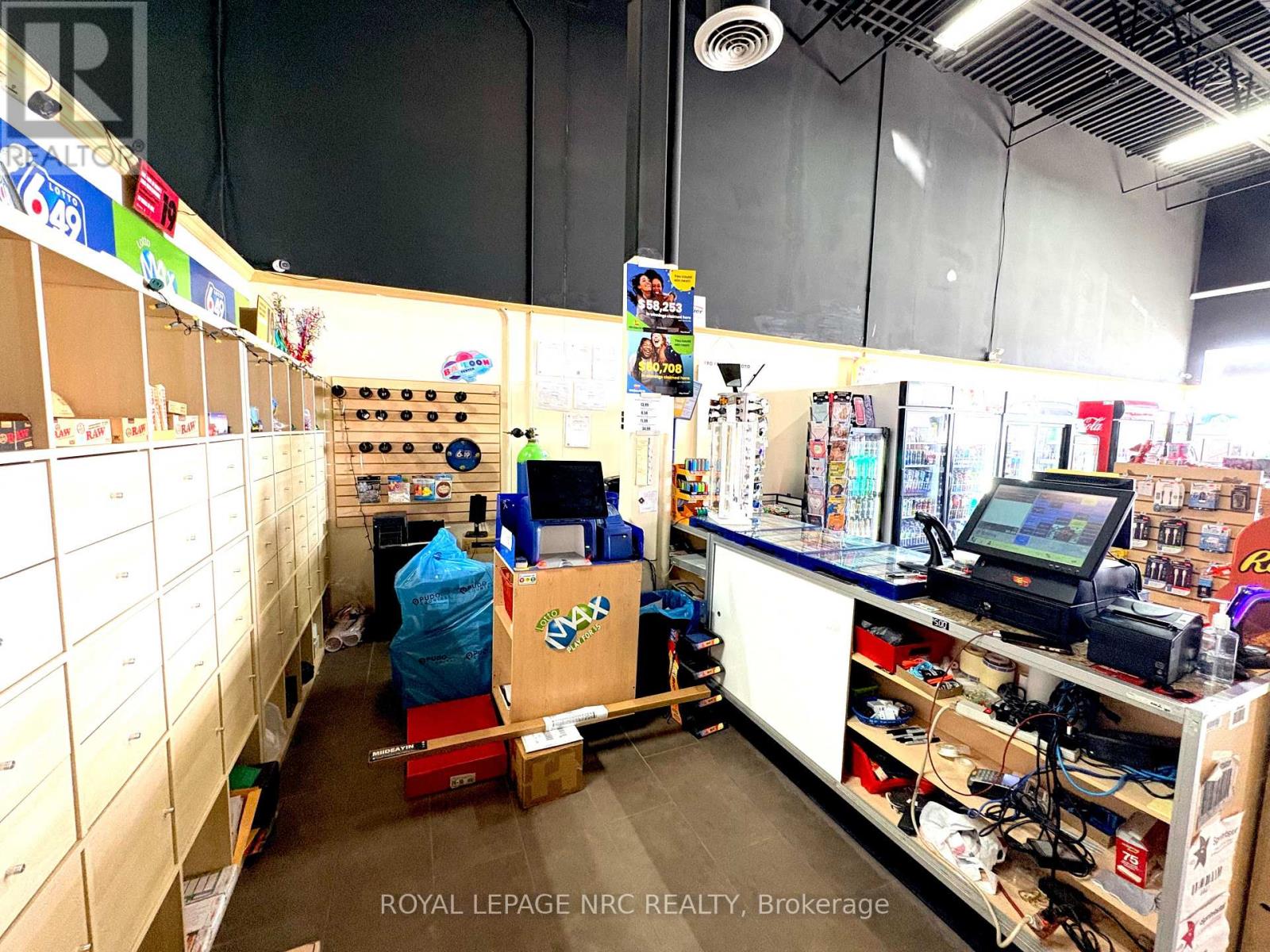 315 - 343 Glendale Avenue, St. Catharines, Ontario  L2T 0A1 - Photo 3 - X12733994