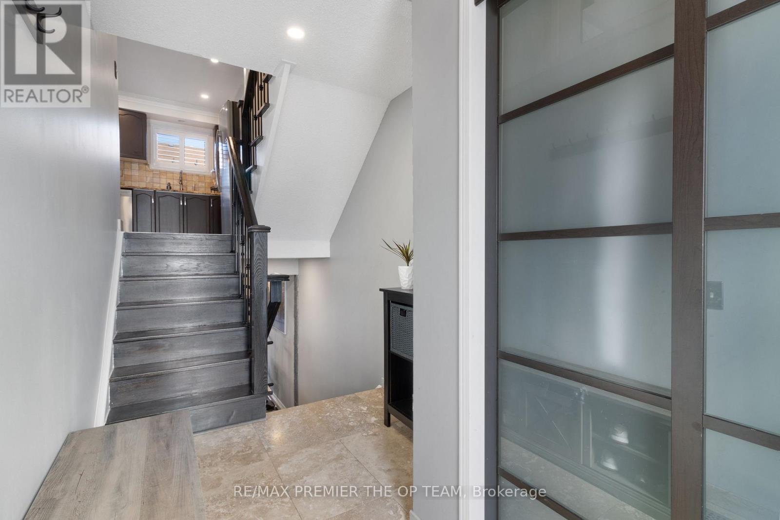 28 Kelso Crescent, Vaughan, Ontario  L6A 2C7 - Photo 5 - N12733248