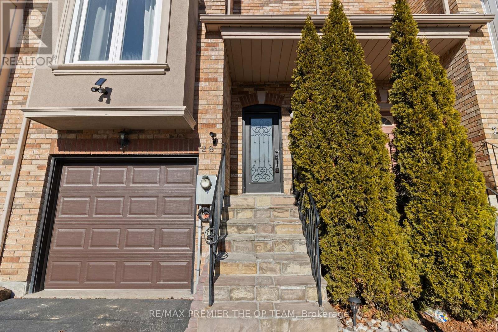 28 Kelso Crescent, Vaughan, Ontario  L6A 2C7 - Photo 3 - N12733248