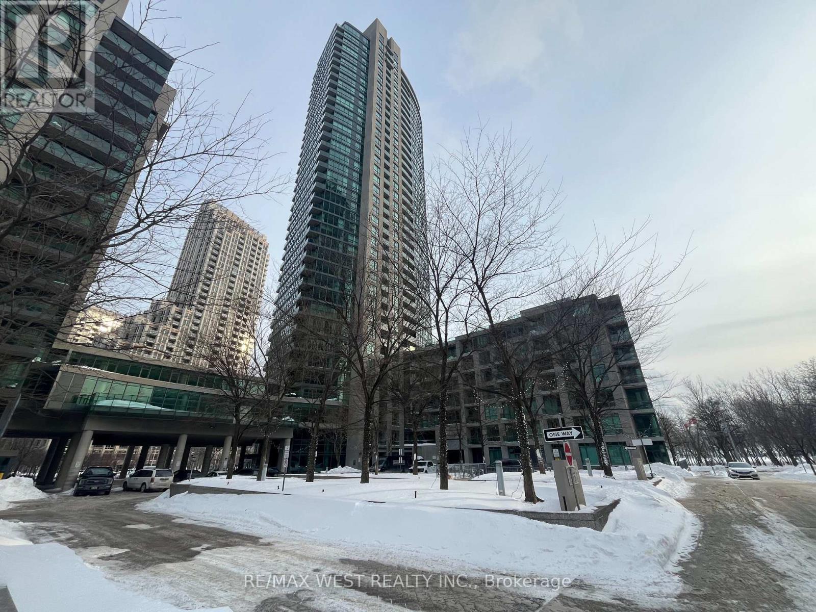 1702 - 215 FORT YORK BOULEVARD, Toronto, Ontario