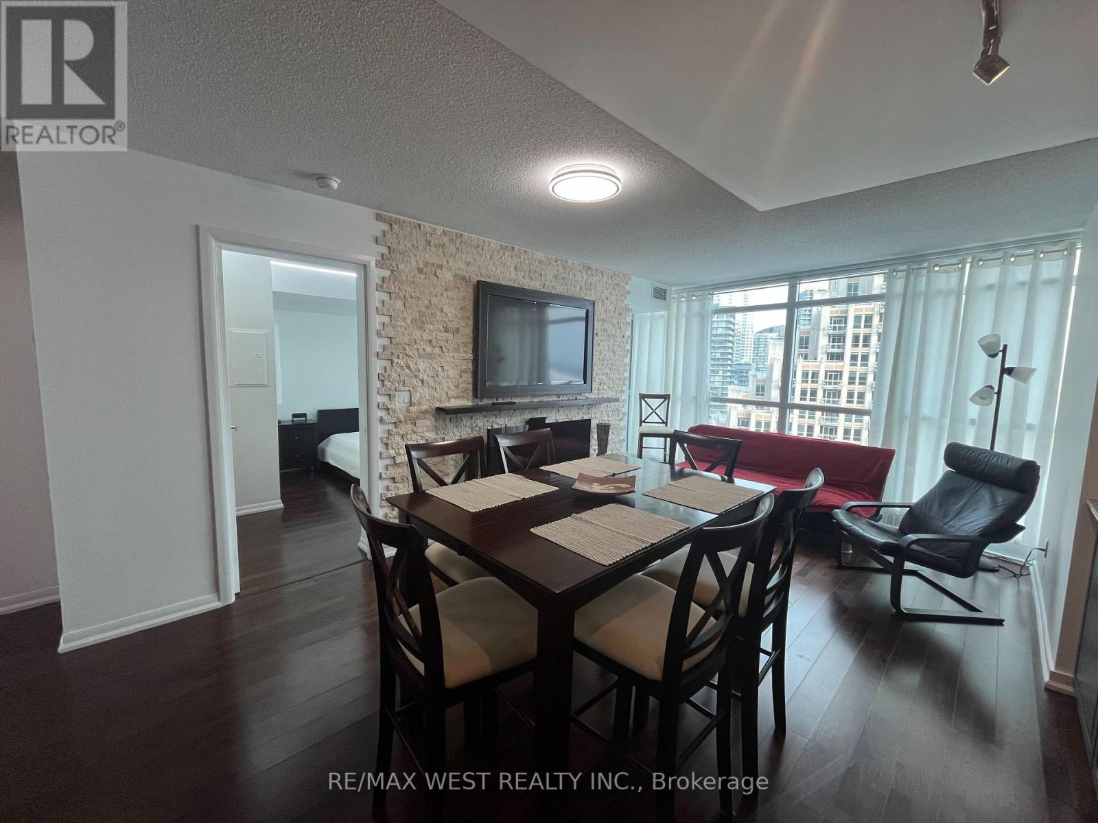 1702 - 215 Fort York Boulevard, Toronto, Ontario  M5V 4A1 - Photo 3 - C12733850