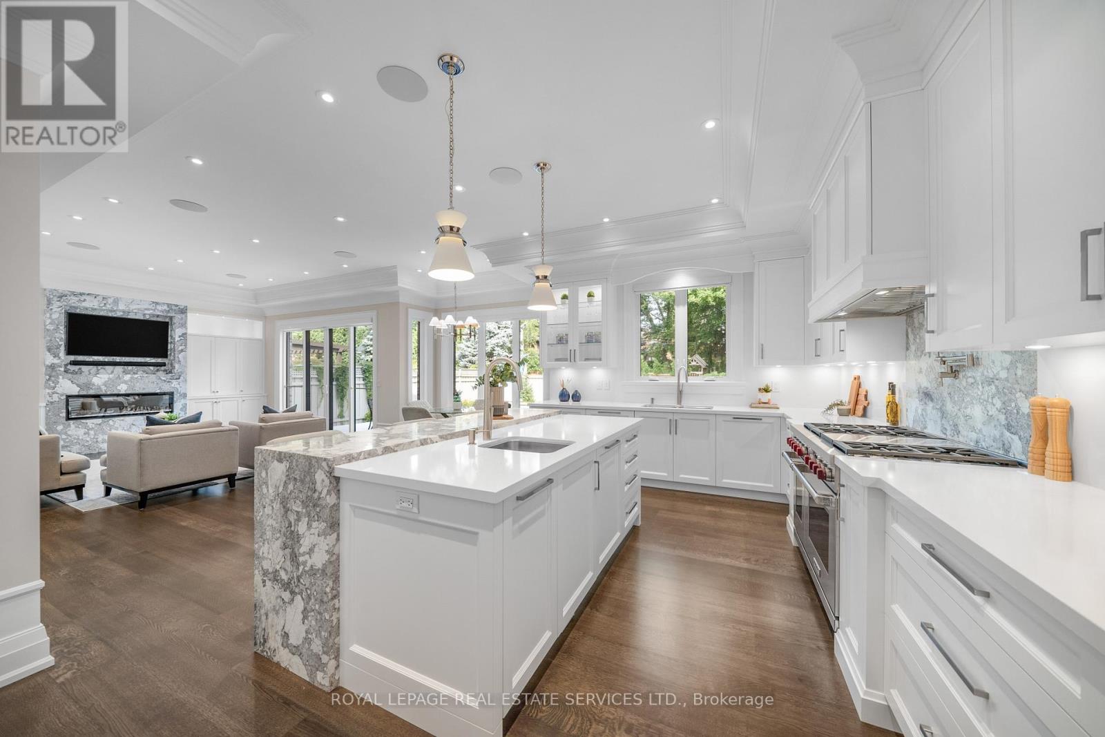 83 Kimbark Boulevard, Toronto, Ontario  M5N 2X9 - Photo 11 - C12733910