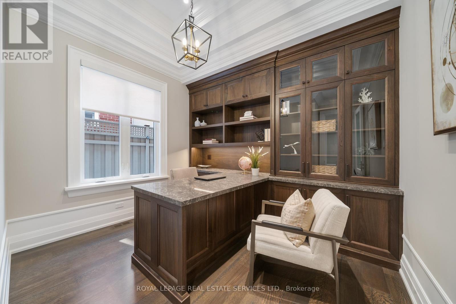 83 Kimbark Boulevard, Toronto, Ontario  M5N 2X9 - Photo 15 - C12733910