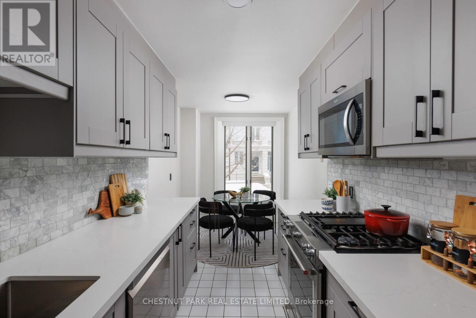 211 Walmer Road, Toronto, Ontario  M5R 3P7 - Photo 15 - C12733958