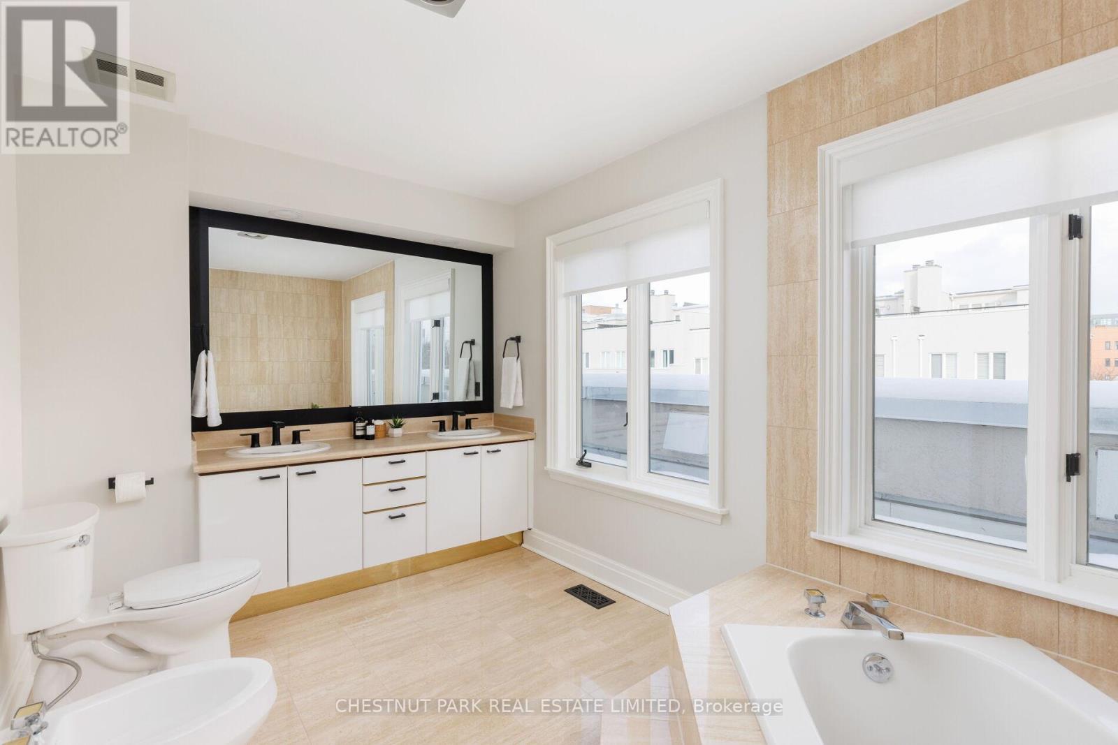 211 Walmer Road, Toronto, Ontario  M5R 3P7 - Photo 36 - C12733958