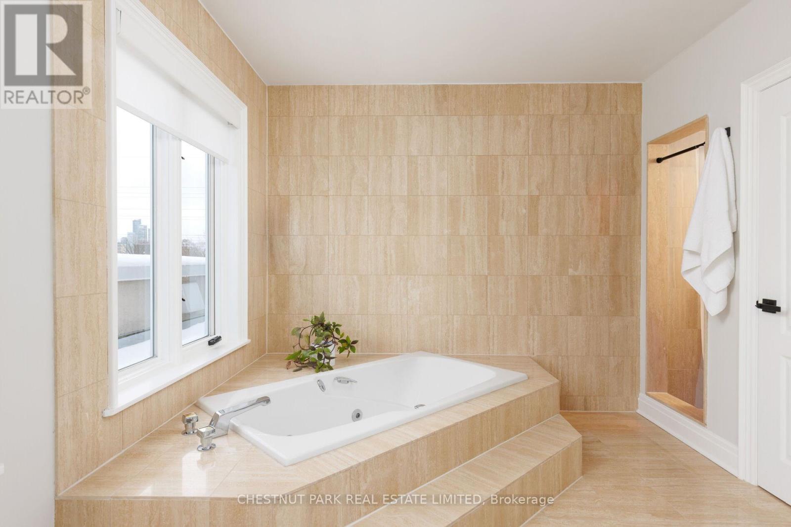 211 Walmer Road, Toronto, Ontario  M5R 3P7 - Photo 37 - C12733958