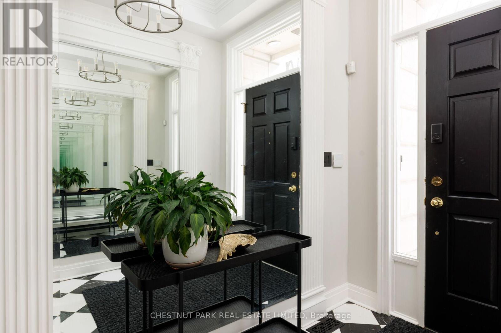 211 Walmer Road, Toronto, Ontario  M5R 3P7 - Photo 4 - C12733958