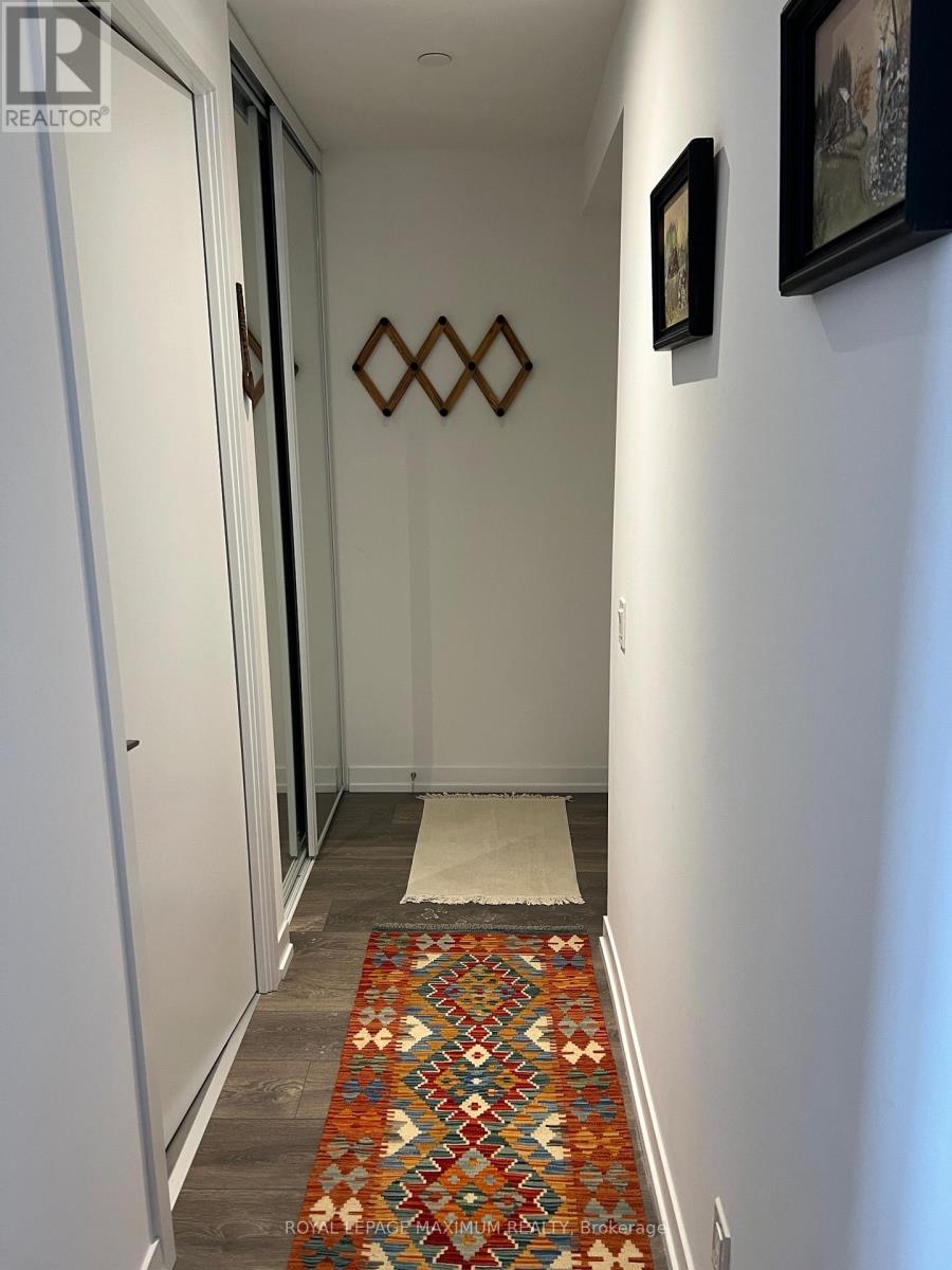 2211 - 950 PORTAGE PARKWAY, Vaughan, Ontario