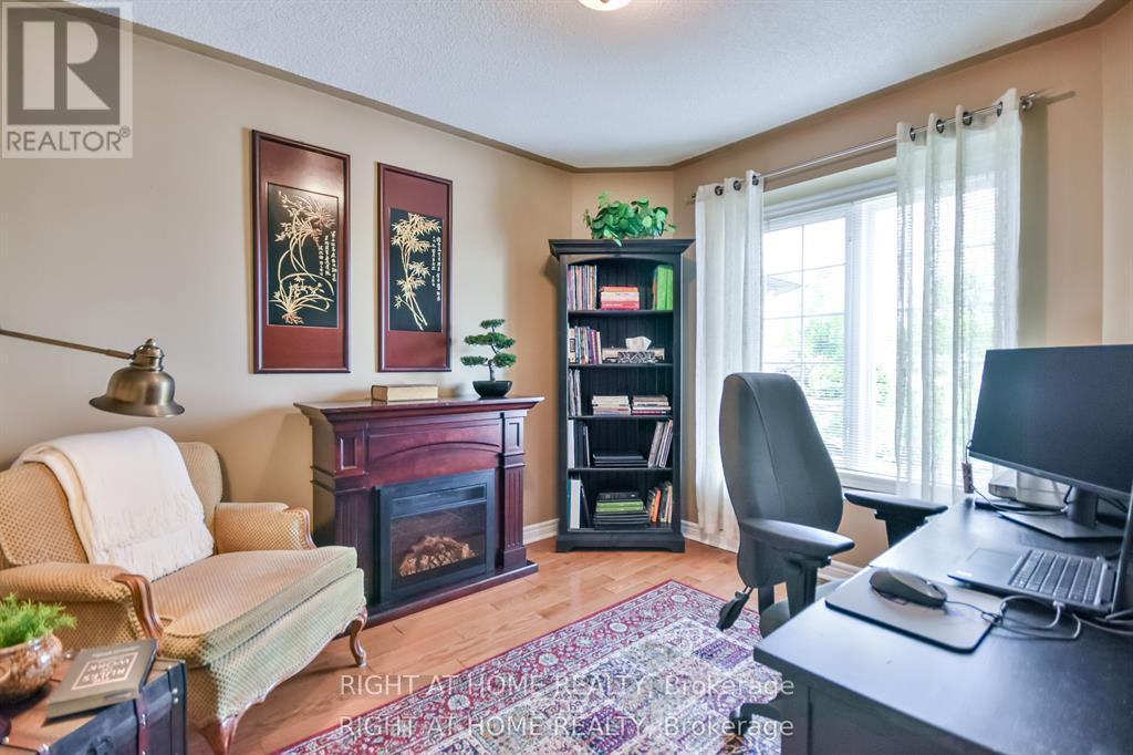 13 Couples Court, Barrie, Ontario  L4M 6V5 - Photo 3 - S12733936