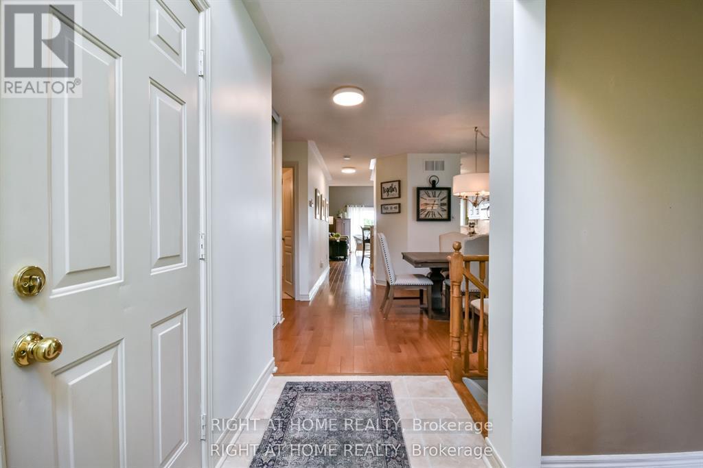 13 Couples Court, Barrie, Ontario  L4M 6V5 - Photo 5 - S12733936