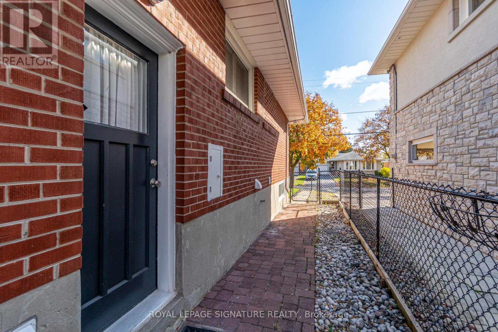 Bsmt - 71 Daleside Crescent, Toronto, Ontario  M4A 2K7 - Photo 4 - C12733220