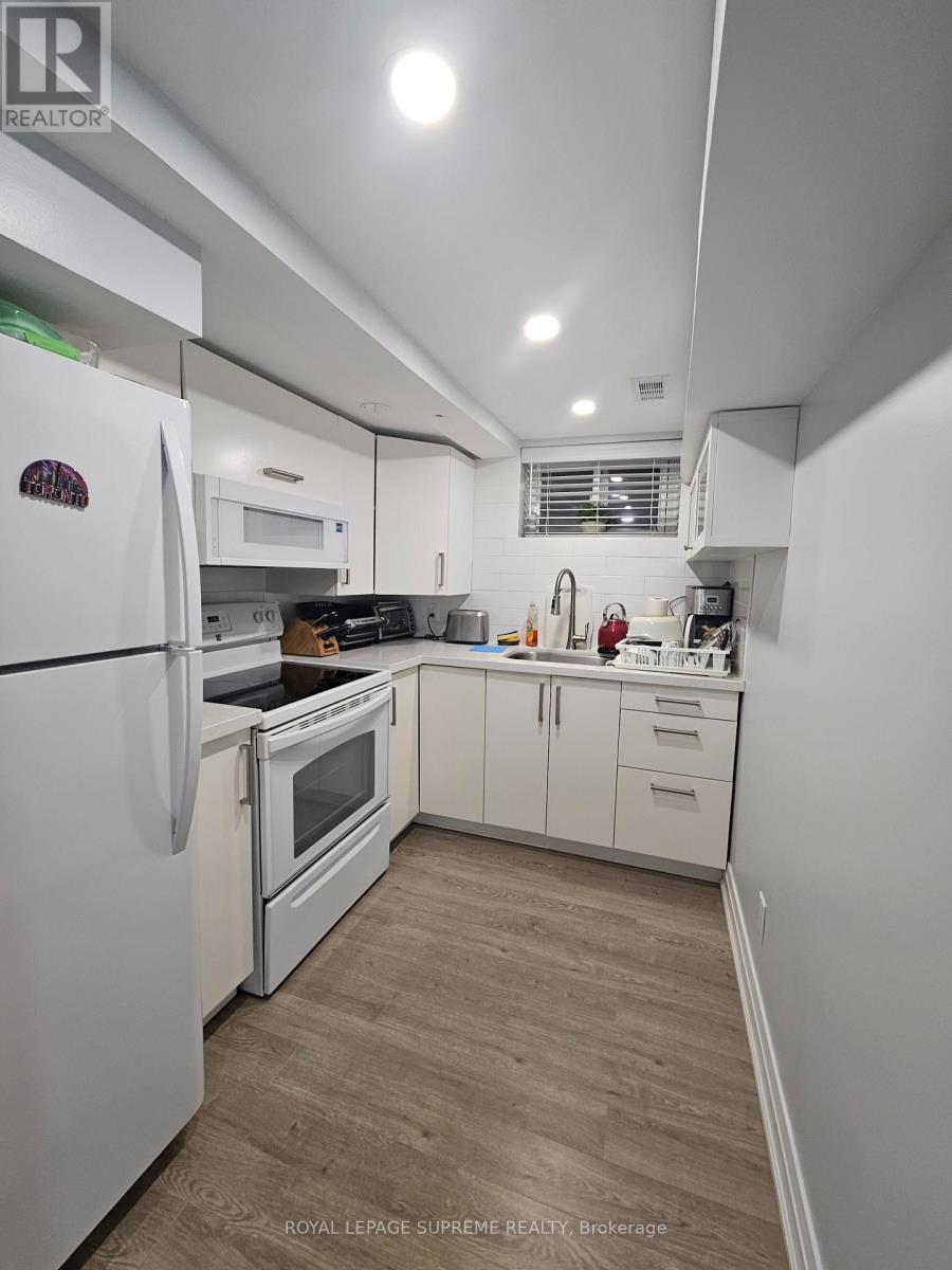 BASEMENT APARTMENT - 3489 QUEENSTON DRIVE, Mississauga, Ontario