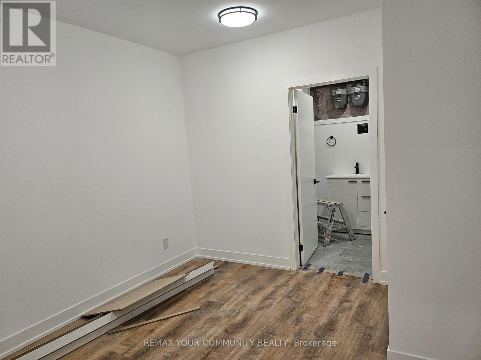 Lower - 983 Dovercourt Road, Toronto, Ontario  M6H 2X6 - Photo 4 - W12733908