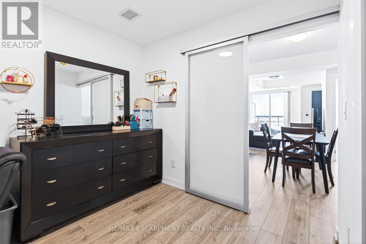 A802 - 3210 Dakota Common, Burlington, Ontario  L7M 2A8 - Photo 10 - W12733918