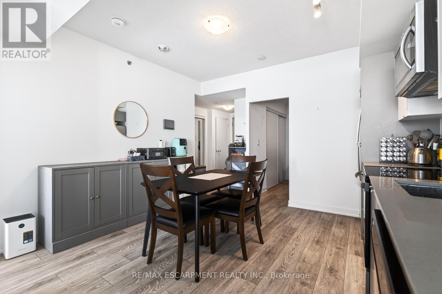 A802 - 3210 Dakota Common, Burlington, Ontario  L7M 2A8 - Photo 6 - W12733918