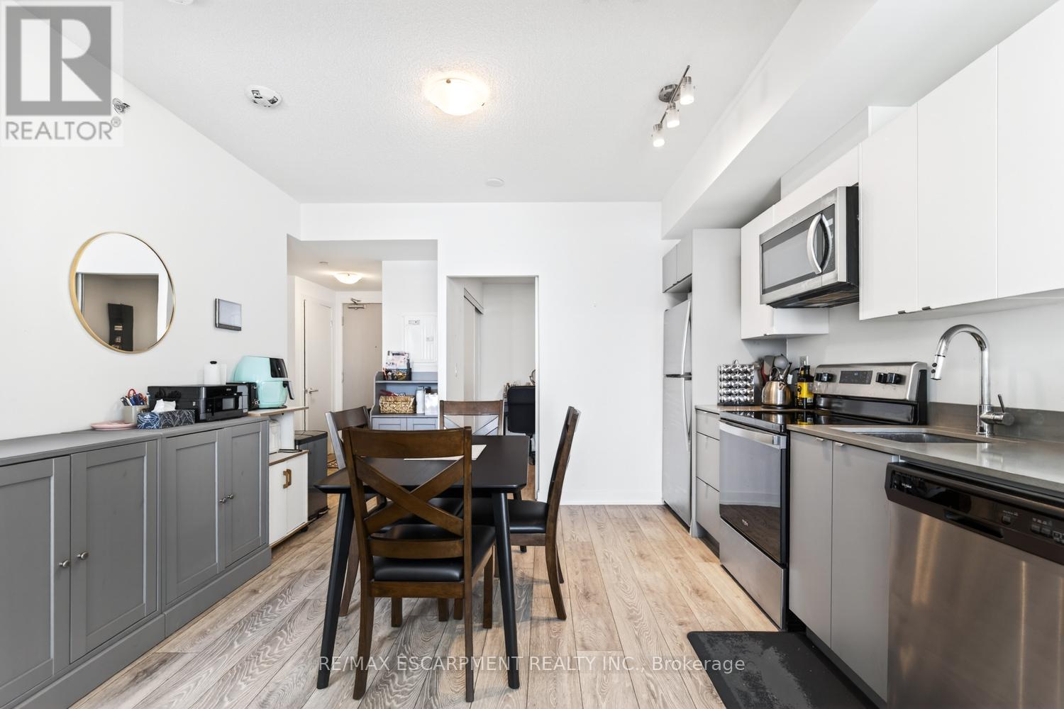 A802 - 3210 Dakota Common, Burlington, Ontario  L7M 2A8 - Photo 7 - W12733918