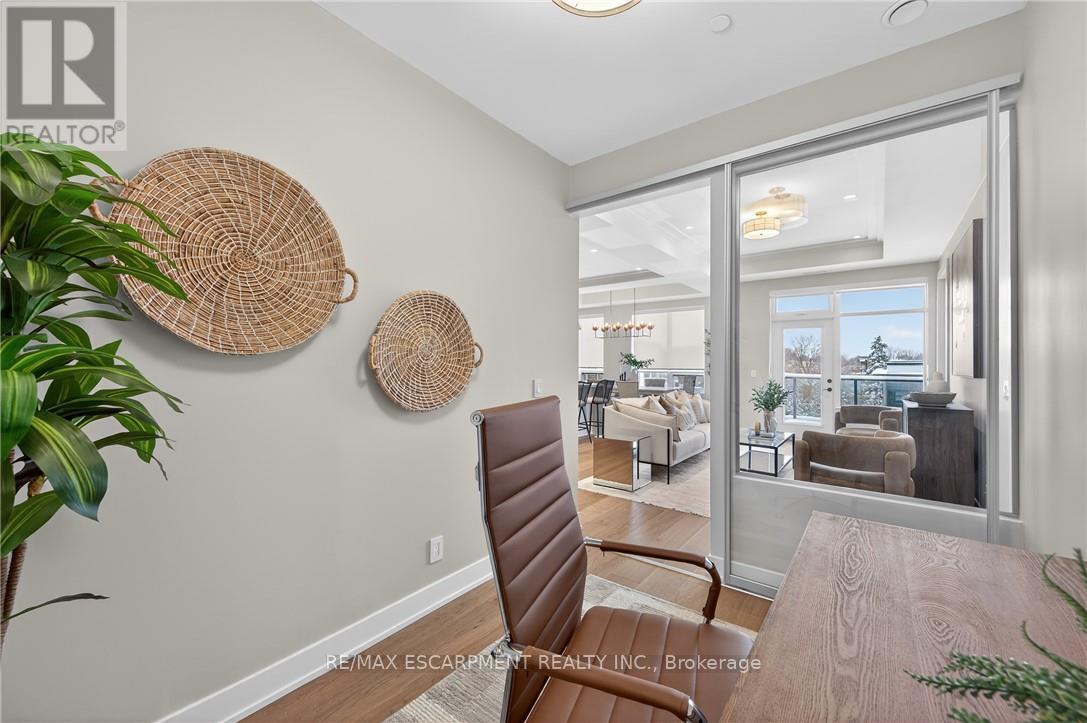 401 - 123 Maurice Drive, Oakville, Ontario  L6K 2W6 - Photo 23 - W12733926