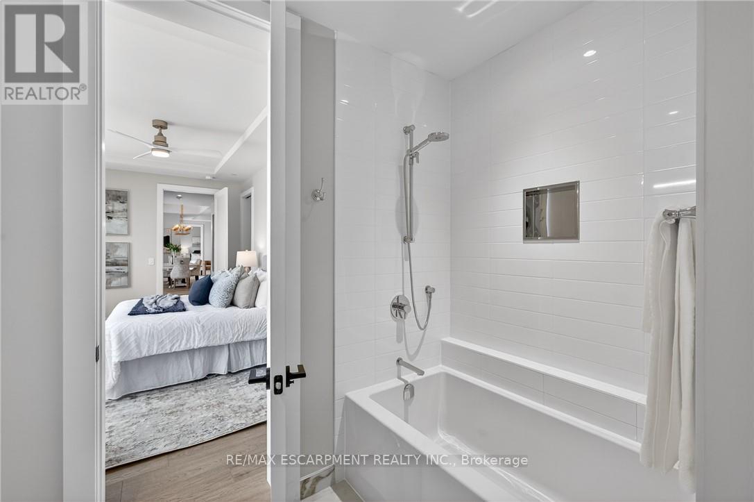 401 - 123 Maurice Drive, Oakville, Ontario  L6K 2W6 - Photo 31 - W12733926