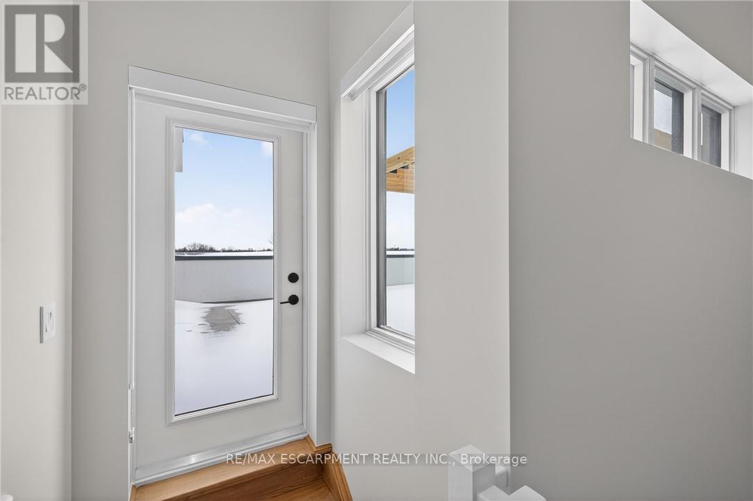 401 - 123 Maurice Drive, Oakville, Ontario  L6K 2W6 - Photo 43 - W12733926