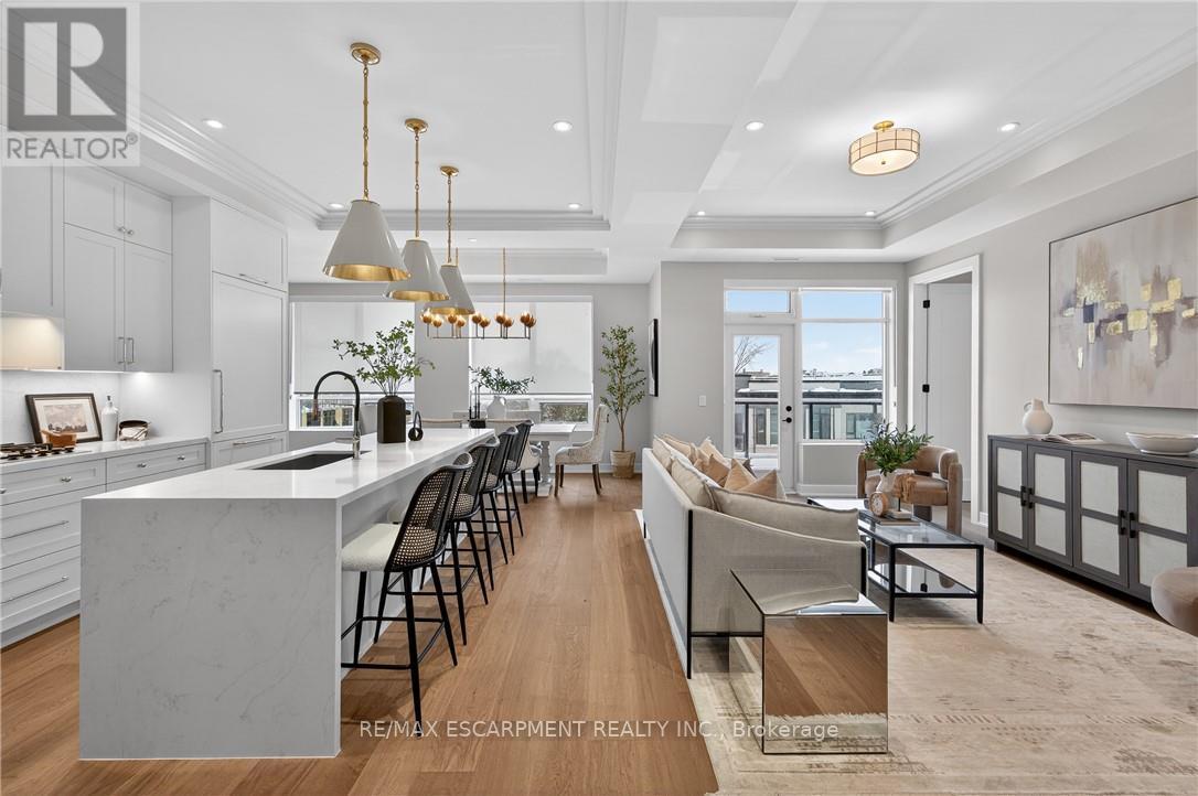 401 - 123 Maurice Drive, Oakville, Ontario  L6K 2W6 - Photo 6 - W12733926