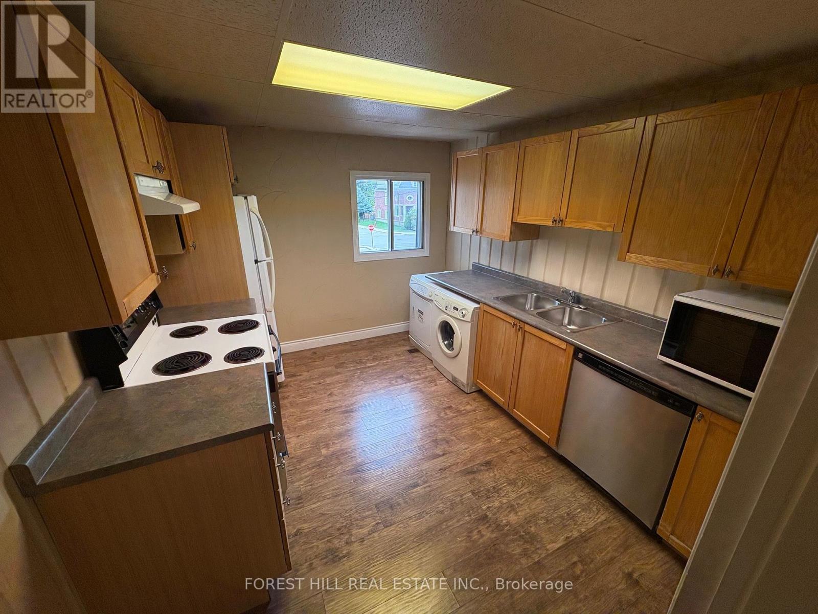 [upper] - 12 Mill Street, Mississauga, Ontario  L5M 1Y1 - Photo 3 - W12733944