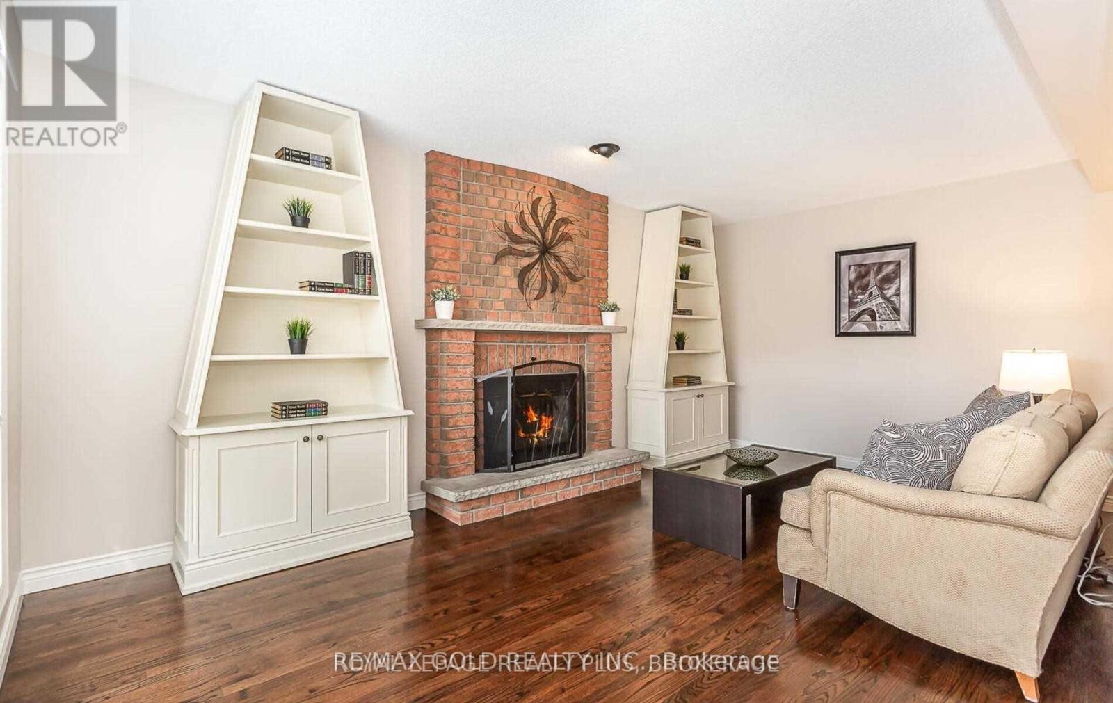 51 Burgby Avenue, Brampton, Ontario  L6X 2G7 - Photo 9 - W12733974