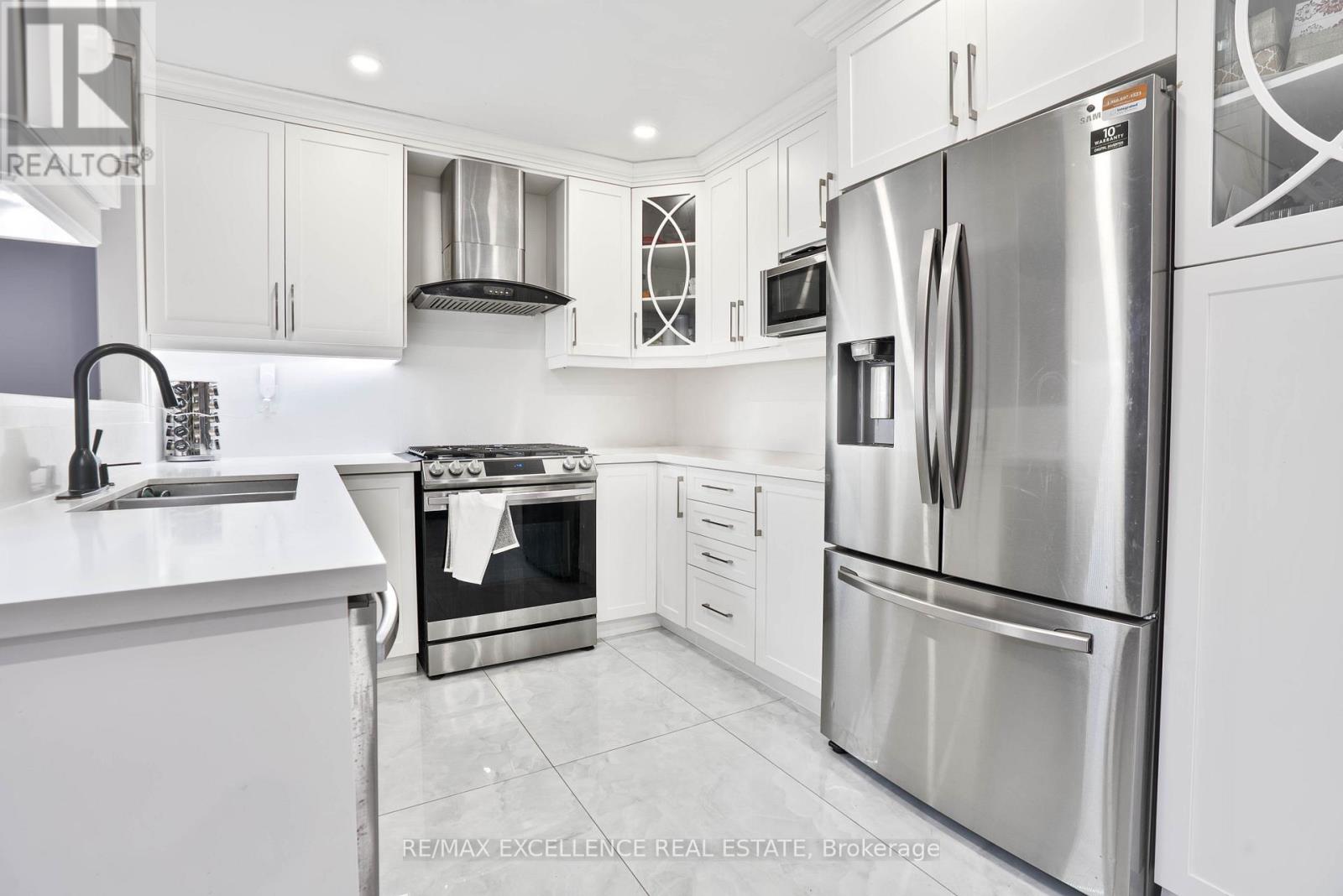 159 Cordgrass Crescent, Brampton, Ontario  L6R 2A1 - Photo 4 - W12733986