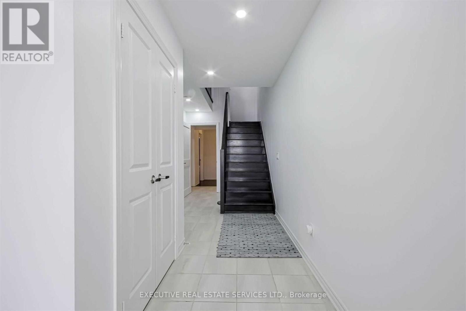 4 - 50 Edinburgh Drive, Brampton, Ontario  L6Y 1N9 - Photo 3 - W12733988