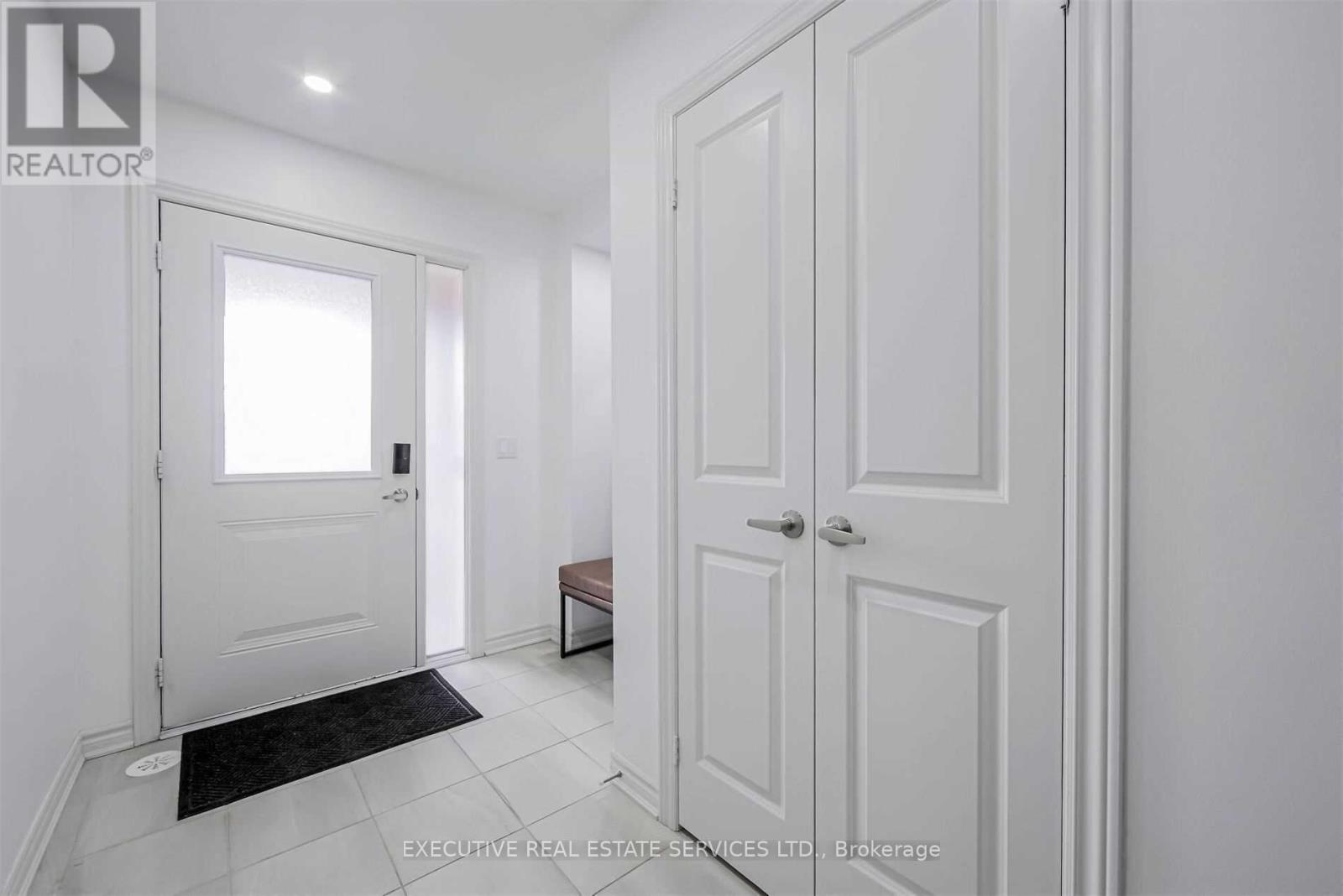 4 - 50 Edinburgh Drive, Brampton, Ontario  L6Y 1N9 - Photo 4 - W12733988