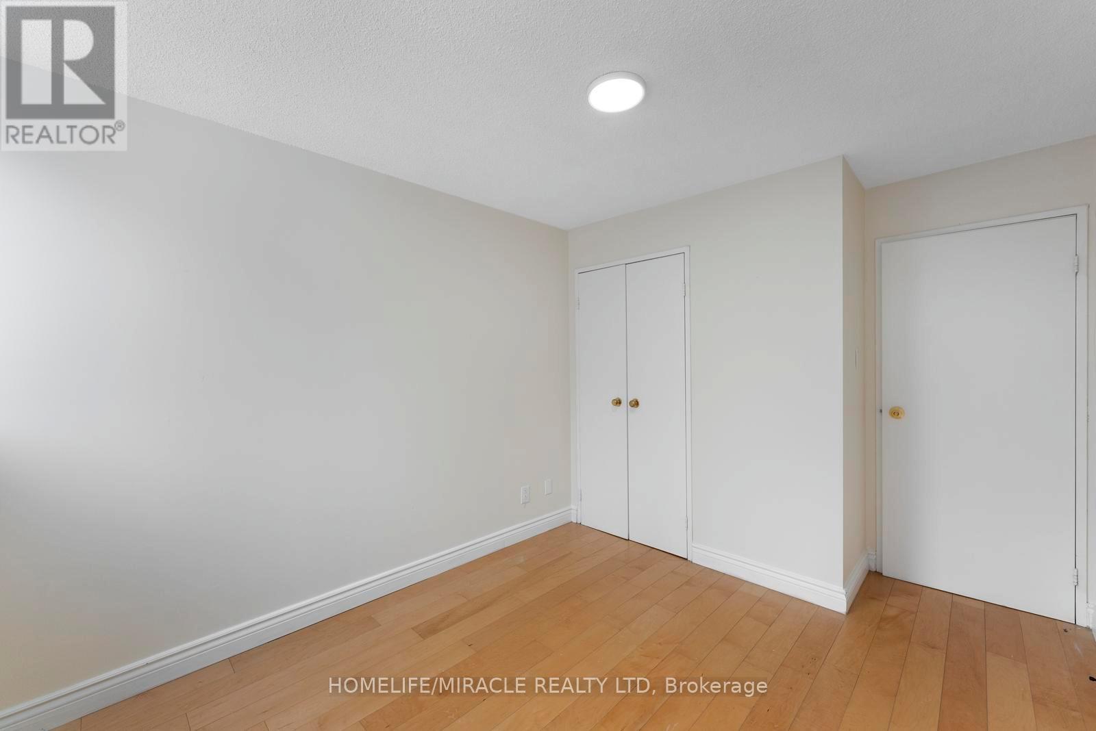202 - 3700 Kaneff Crescent, Mississauga, Ontario  L5A 4B8 - Photo 10 - W12733990